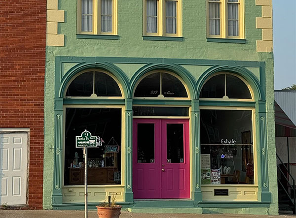 Sneak-A-Peek Antiques, Lexington, MO